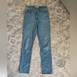 Abercrombie & Fitch Ultra High Rise Slim Straight Jeans